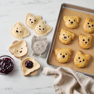 Sur La Table Cat & Dog Hand Pie Mold Set – 2 Mini Molds with Hinged, Self-Crimping Design for Sealed Pastry Baking, Easy to Use, Fun Shapes for Kids & Pet Lovers, 4.5″ Size