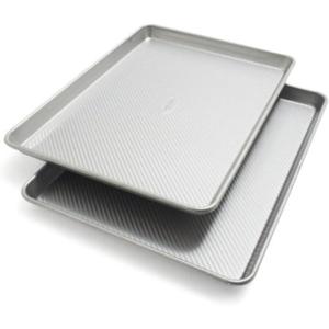 Sur La Table Commercial Sheet Pan Set – 2-Piece Heavy-Duty Aluminized Steel Pans with Fluted, Corrugated Design for Even Baking, Nonstick Silicone Coating, Rust & Warp Resistant, 17.25″ x 12.25″
