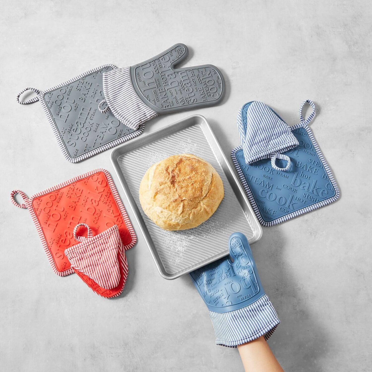 image:imageSur La Table Silicone Striped Mini Pinch Mitt GrayGray